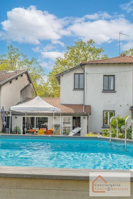 Vénissieux Maison A Lyon Parilly Avec Piscine, Jardin, Parking Prive & Proche Eurexpo מראה חיצוני תמונה